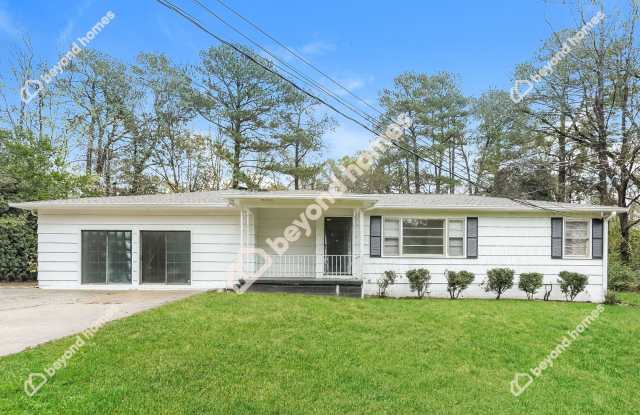 This Cozy 4 bedroom / 2 full bath and 2,091 sq feet House Wants you! photos photos