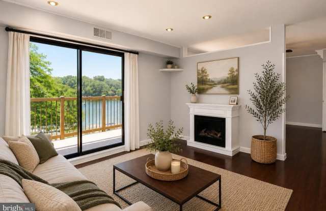 308 FORBES ST #I Gallery 4