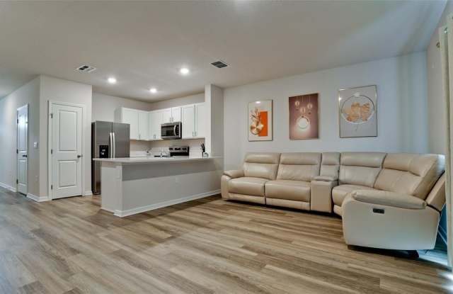 2746 PEARLY BANKS Drive Gallery 4