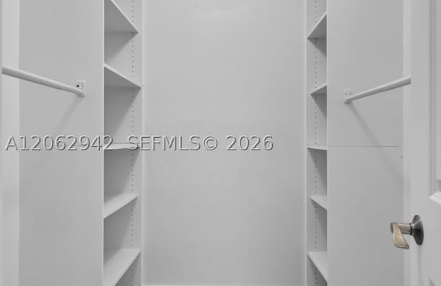 4000 NE 170th St Gallery 3