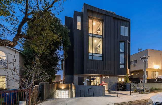 Brand New Building featuring 1 & 2 bedroom Flats & Townhomes! Gallery 3