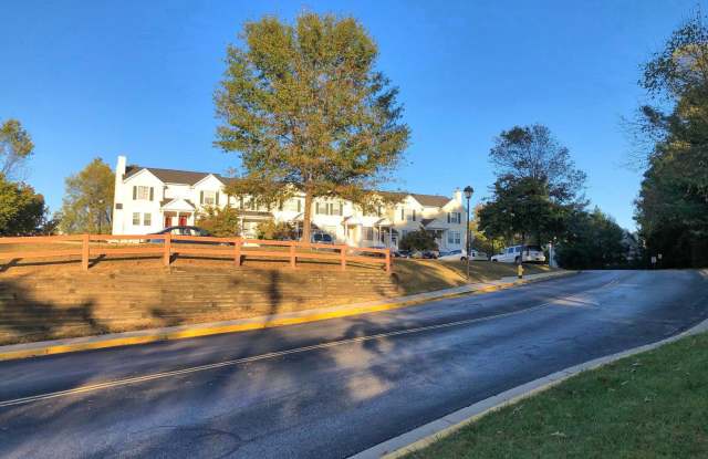 1404 NUTWOOD COURT Gallery 3