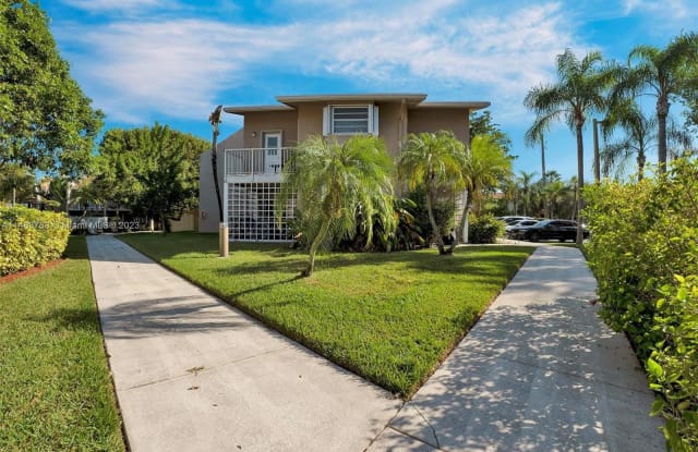 16240 SW 92nd Ave - 16240 Southwest 92nd Avenue, Palmetto Bay, FL 33157