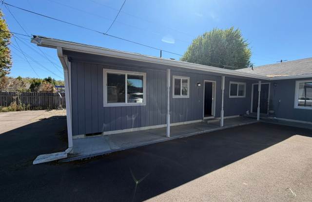 2523 Pine Ln SE Gallery 1