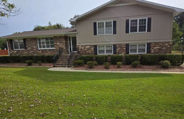 Beautiful 3-Bedroom Home with Bonus Room in Golden Springs photos photos