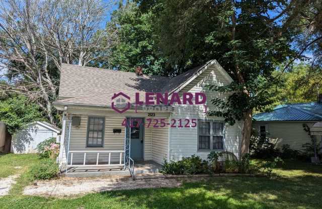 Lovely One Bedroom House! - 2123 North Taylor Avenue, Springfield, MO 65803