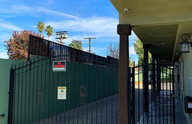6358 HAZELTINE Avenue Gallery 2