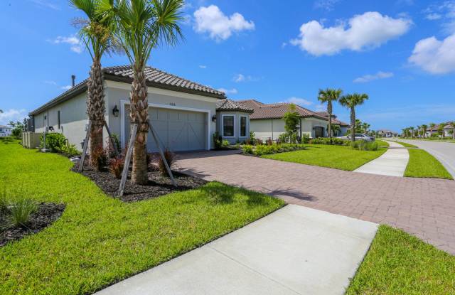 BRAND NEW** STUNNING POOL HOME**PROFESSIONALLY DECORATED**3 BEDS + DEN/ 3 FULL BATHS***ESPLANADE BY THE ISLAND** UNTOUCHED BY HURRICANE IAN** Gallery 4