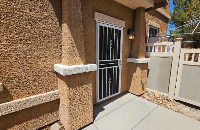 Spacious 3 bedroom Town home in Henderson!!! photos photos