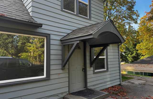 4-Bedroom Plus Bonus Rooms Bremerton Home Gallery 3