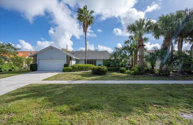 2216 Amesbury Court photos photos