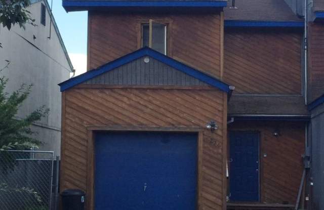 2 Bedroom Condo, Pet's OK, Heat Included - 1226 26th Avenue, Fairbanks, AK 99701