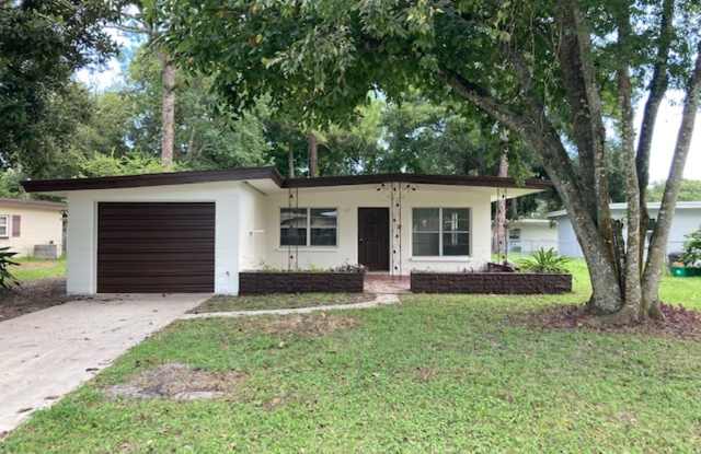 2 Bed 1 Bath Home | Pet Friendly | Washer Dryer Hook Ups | Section 8 Welcome photos photos