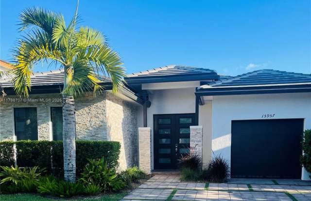 15957 SW 136th Way photos photos