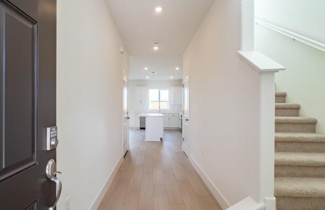 Beautiful Modern Home in Watson Ranch, American Canyon Gallery 3