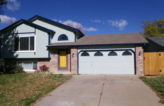 924 Queens Court - 924 Queens Court, Fort Collins, CO 80525