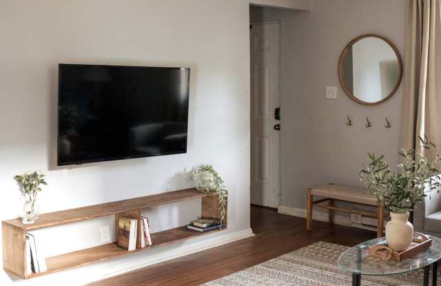Room in 2 Bedroom Home at Liberty St photos photos
