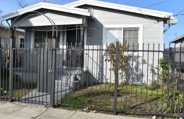 Great 4 Bedroom 2 Bath House photos photos