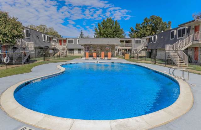 Oaks at Jane Lane photos photos