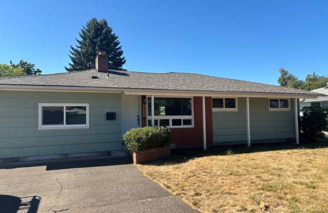 Charming 4 bedroom home in Independence photos photos