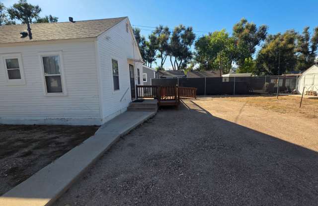 Charming 1 bedroom house avail NOW Gallery 3