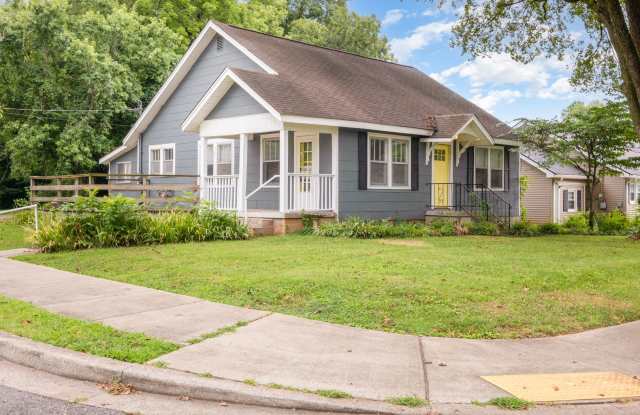 Charming Home Near MTSU – 3 Bed / 1 Bath photos photos