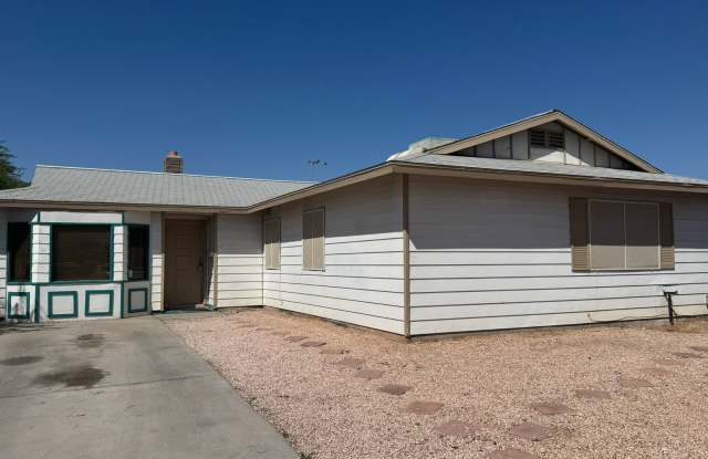 NO HOA single story 3 bdrm huge yard photos photos