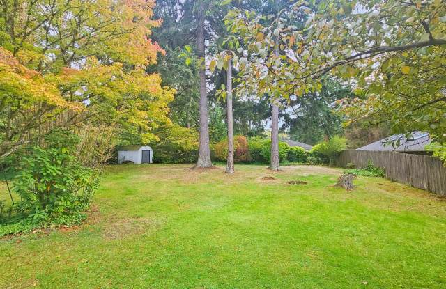 Beautifully Remodeled 3 Bed 2 Bath Rambler in Eastgate, Bellevue Gallery 4