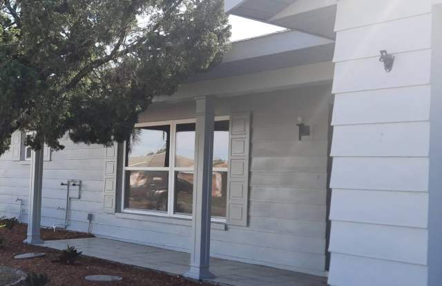 738 Flamingo Dr Gallery 3
