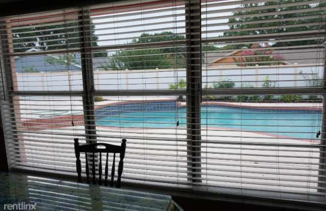 8011 Gillette Ct Gallery 3