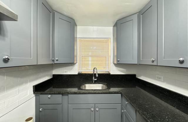 2754 North Shore Gallery 4
