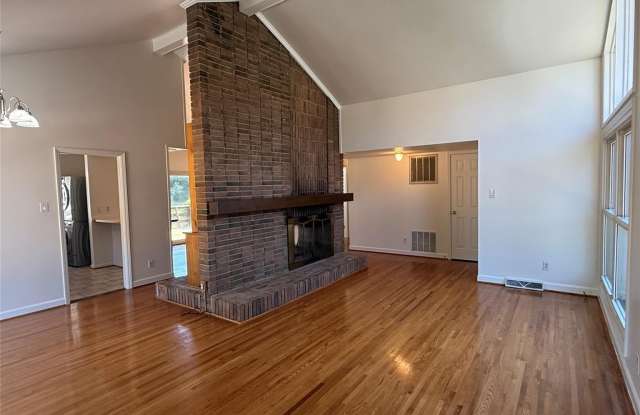 1627 Paddock Circle Gallery 4