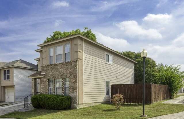 30 Latrobe Post - 30 Latrobe Post, San Antonio, TX 78240