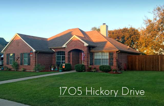 1705 Hickory Dr photos photos