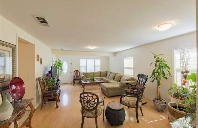 18319 Norwalk Boulevard Gallery 4