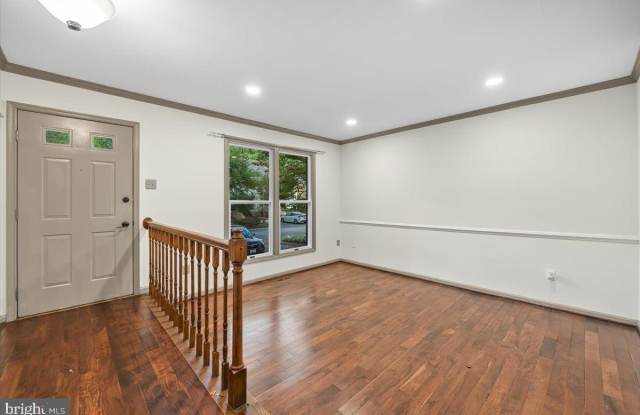 13630 CEDAR CREEK Lane Gallery 3