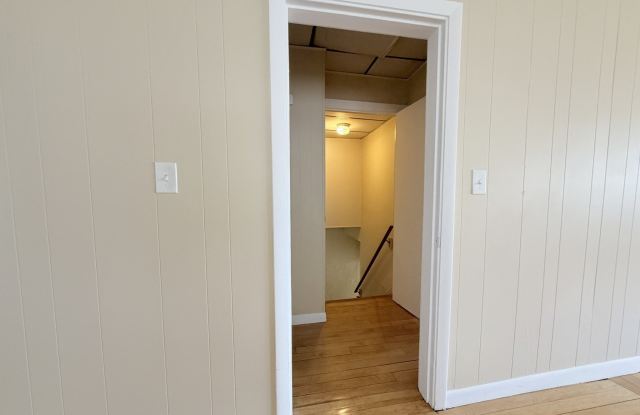 56-58 Stanley Ave Gallery 4