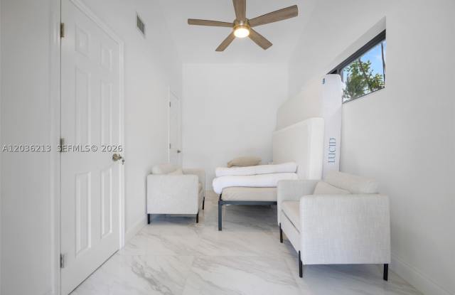 1951 NE 187 th dr Gallery 2