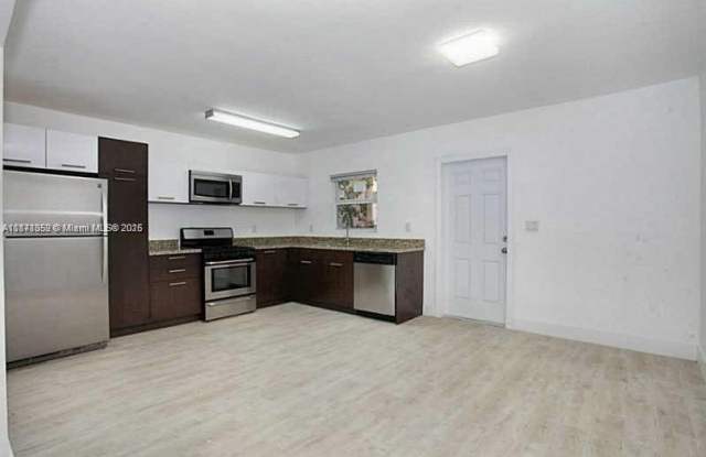 1125 9th St photos photos