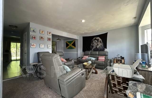 1652 Fairfax Dr Gallery 2