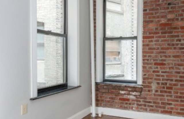 306 E 8th St Gallery 3