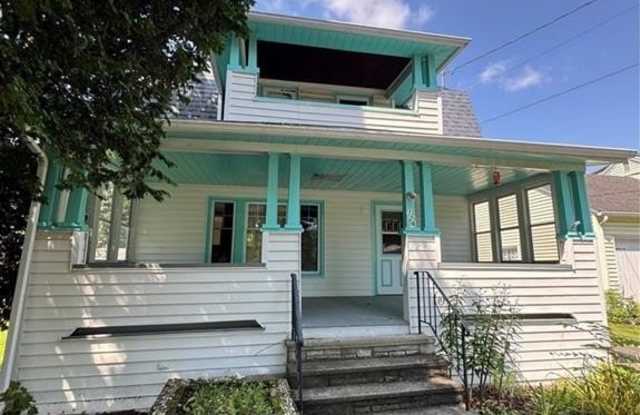 129 Oakwood Avenue Gallery 2