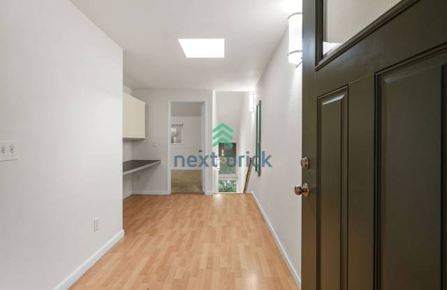 2 BEDS  1.75 BATH FOR RENT - 6356 138th Avenue Northeast, Redmond, WA 98052