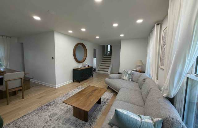 3927 Crestwood Drive Gallery 3