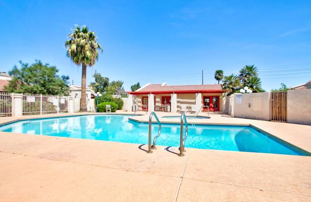 Incredible single level 2 bedroom 2 bathroom townhome in Mistwood! Minutes to ASU!!! Available July 1st photos photos