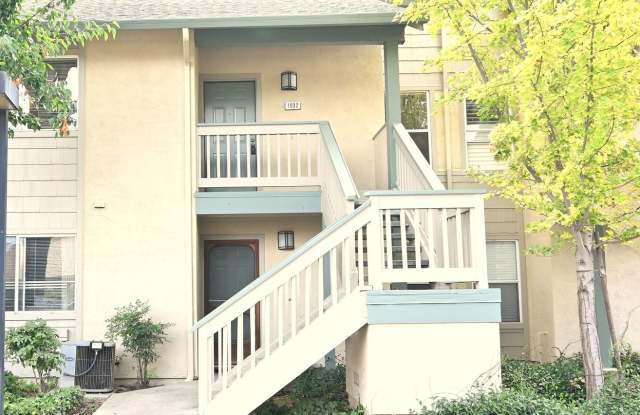2/2 with private balcony w/ AC & Complex Pool - 1032 Summerplace Dr, San Jose photos photos