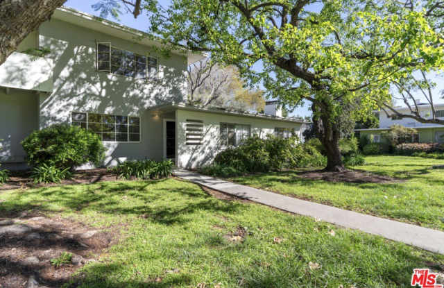 5165 Village Grn Gallery 1
