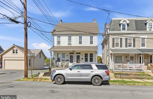 32 N WYOMISSING Avenue Gallery 2