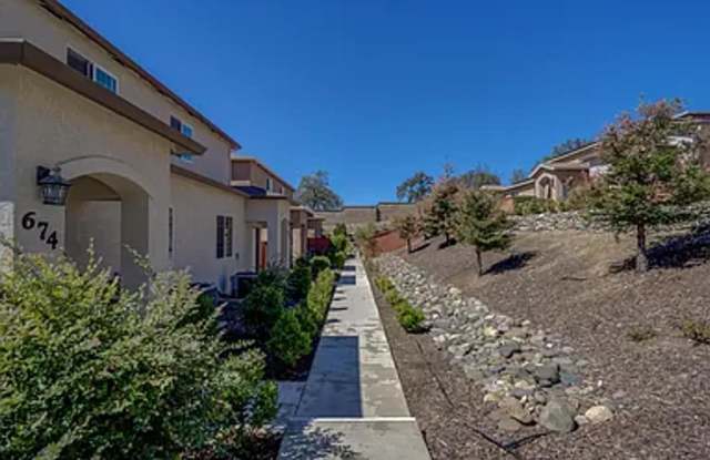 Highland Park 4 Bedroom - $500 MOVE IN CREDIT! Gallery 3