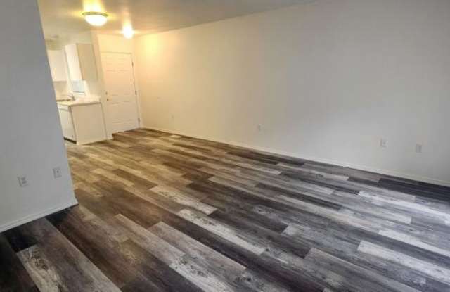 2510 Whispering Pine Dr photos photos